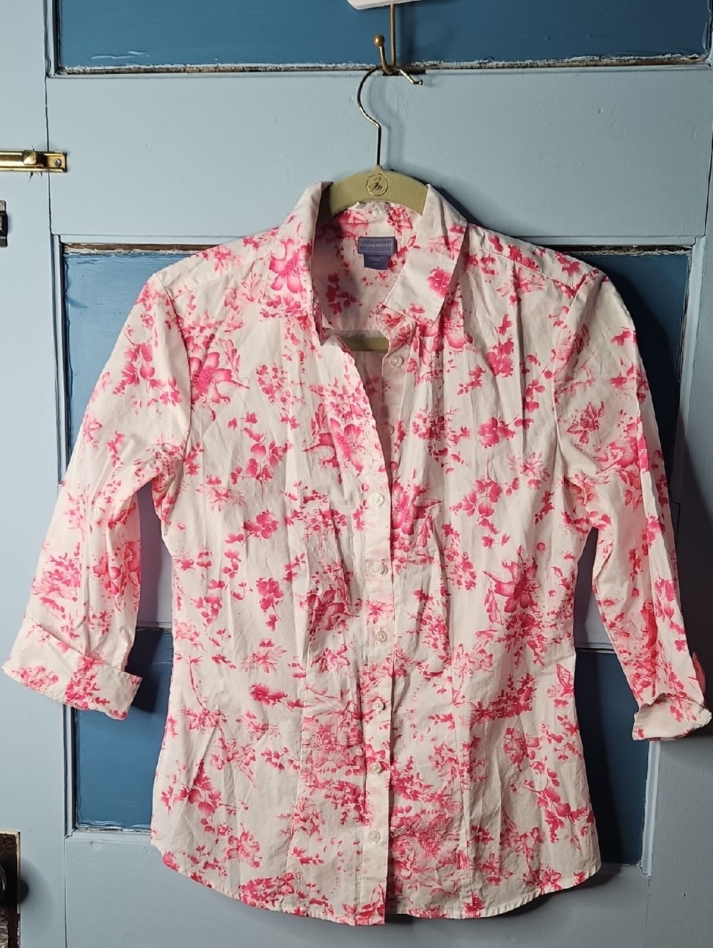 💕SALE Laura Scott White Shirt with Pink Floral Accents Front Button Small